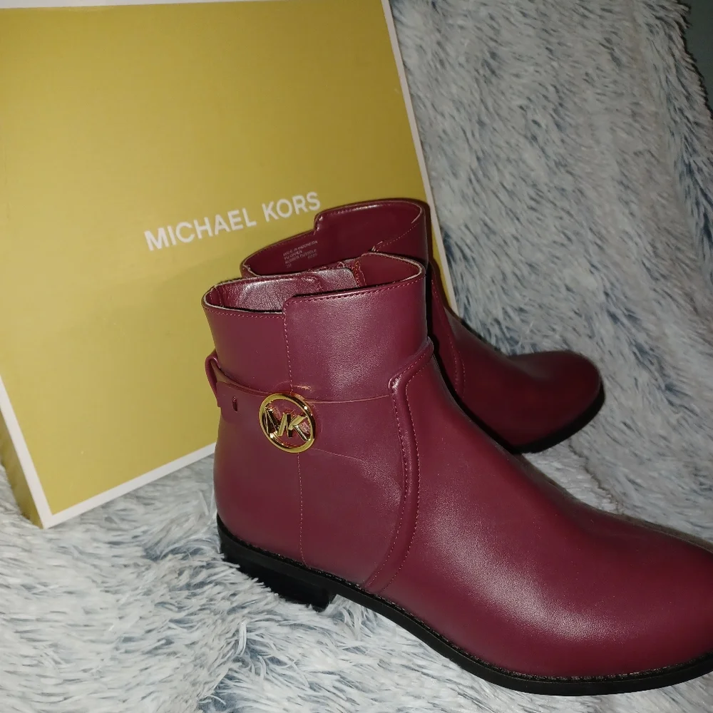 Michael Kors Women's Mulberry Carmen Flat  Ankle Boots - Picture 5 of 9
